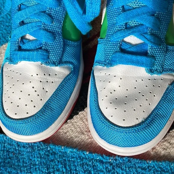 Nike Women’s Dunk Hi 6.0
